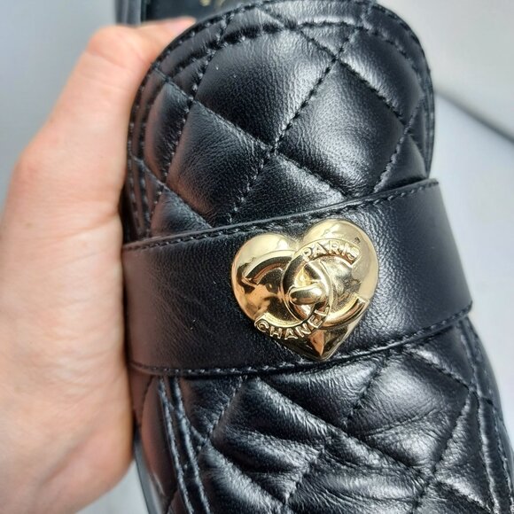 CHANEL Heart Interlocking CC Quilted Black Leather Block Heel Shoe - Picture 4 of 15